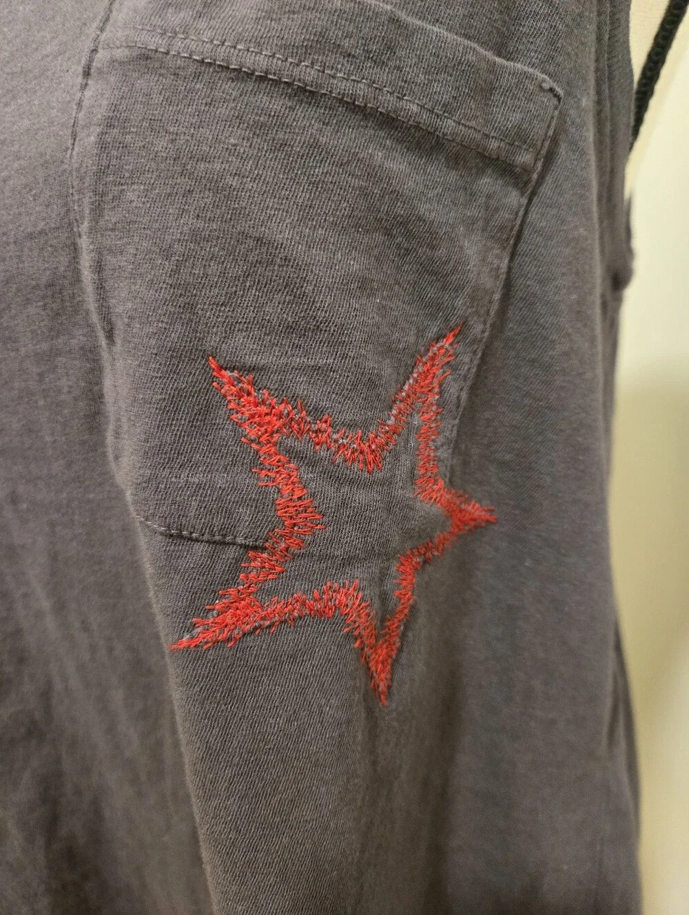 Sundry Star Tank - Picture 3 of 6